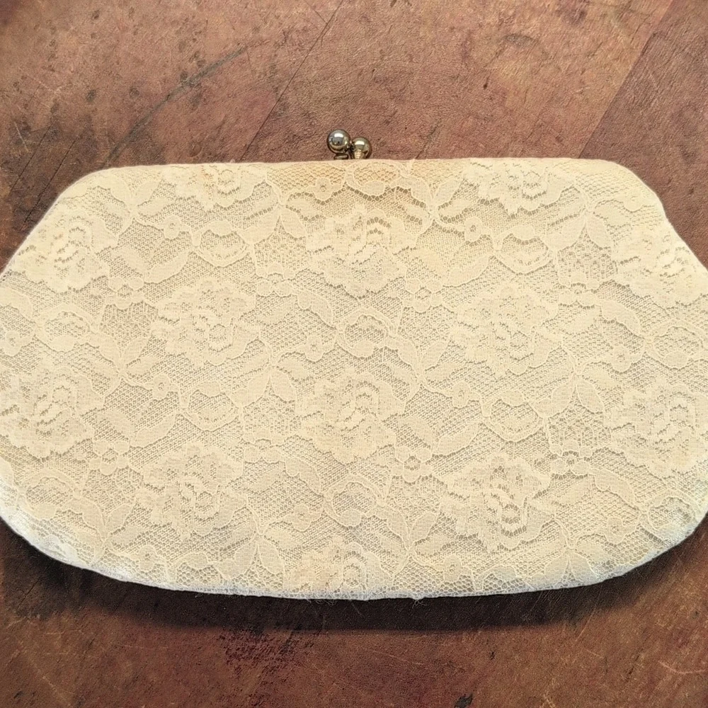 Vintage Ivory Lace Kiss lock Clutch Bag Purse, Lace Fabric Bridal Handbag